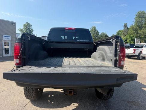 Used 2015 RAM 2500 Laramie w/ Black Appearance Group AWD/4WD image 8