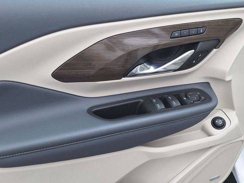 Used 2023 GMC Terrain Denali image 9