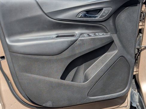 Used 2019 Chevrolet Equinox LT FWD image 10