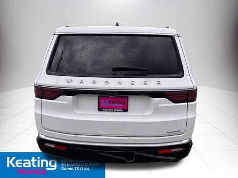 Used 2024 Jeep Wagoneer Series II w/ Flexible Seating Group RWD image 8