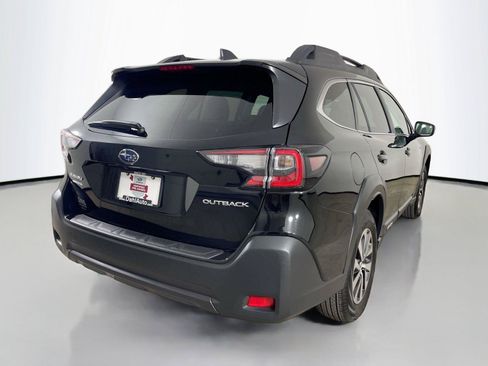 Used 2025 Subaru Outback Premium AWD/4WD image 13