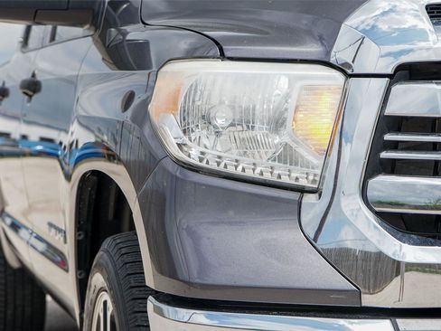 Used 2017 Toyota Tundra SR5 image 3