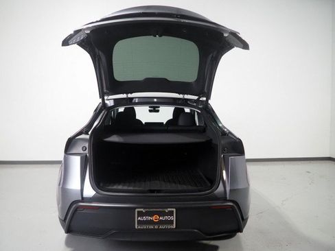 Used 2026 Tesla Model Y Long Range RWD image 44
