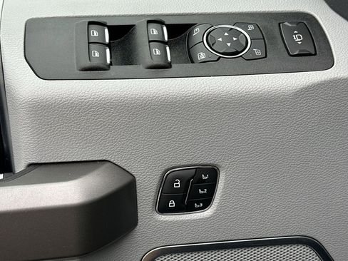 Used 2022 Ford F450 Limited w/ FX4 Off-Road Package image 17