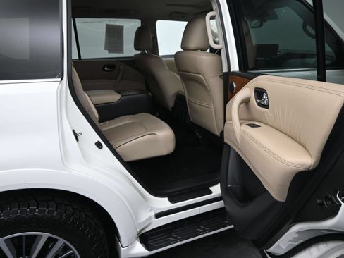 Used 2024 Nissan Armada SL w/ Captain's Chairs Package RWD image 10