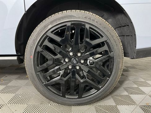 New 2026 Ford Expedition Max Platinum image 10