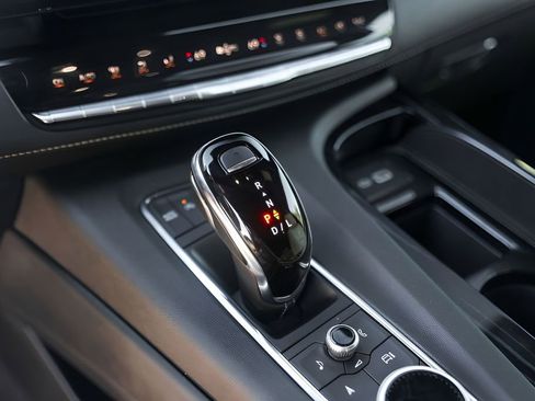 Used 2024 Cadillac Escalade Sport w/ LPO, ONYX Package image 24