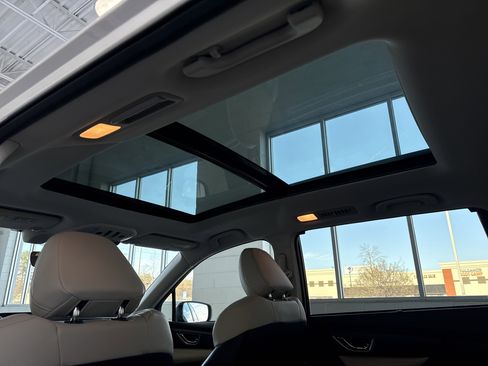 Used 2022 Subaru Ascent Limited w/ Technology Package image 39