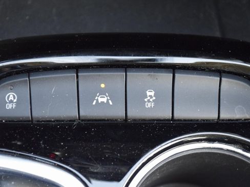 Used 2024 Buick Encore GX Sport Touring image 16