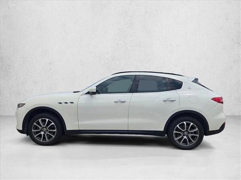 Used 2018 Maserati Levante image 8
