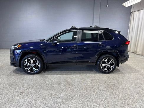 Used 2022 Toyota RAV4 XSE w/ Weather Package AWD/4WD image 5