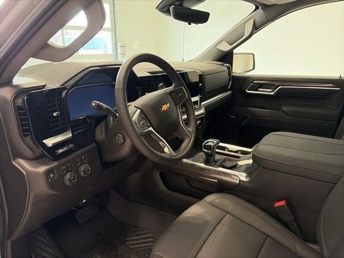 New 2026 Chevrolet Silverado 1500 LTZ w/ LTZ Premium Package image 9