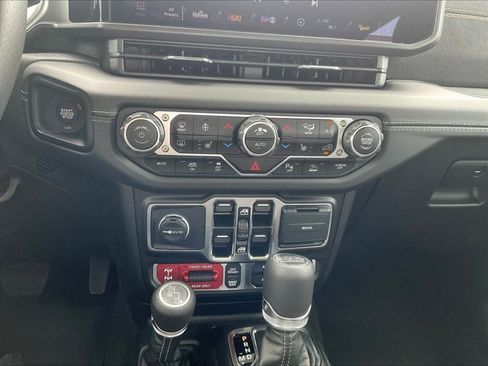 Used 2025 Jeep Wrangler Unlimited Rubicon 392 AWD/4WD image 20