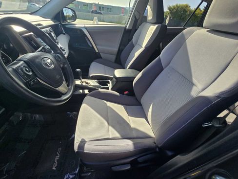 Used 2013 Toyota RAV4 XLE image 23