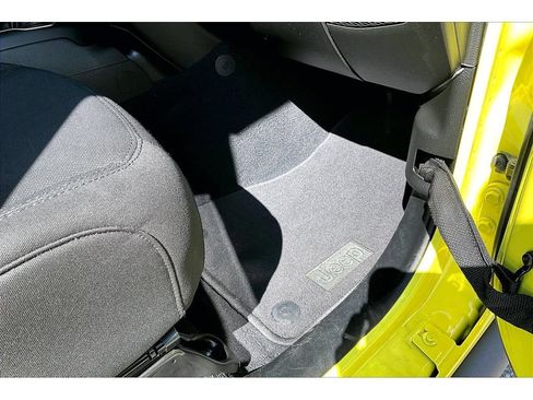 Used 2023 Jeep Wrangler Unlimited Sahara AWD/4WD image 45