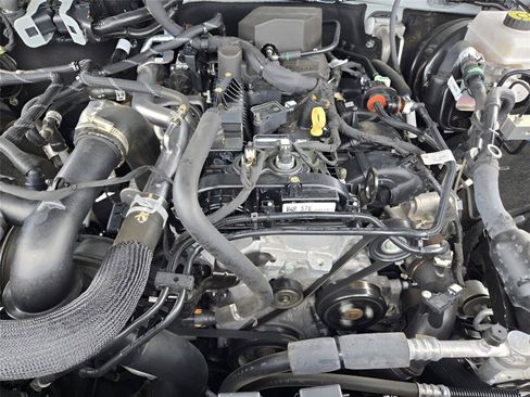 Used 2024 Ford Bronco Outer Banks AWD/4WD image 31