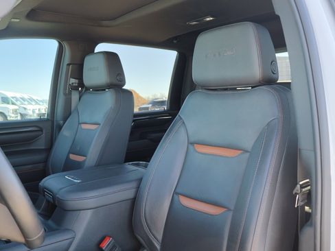 Used 2024 GMC Sierra 2500 AT4 w/ AT4 Premium Plus Package image 14