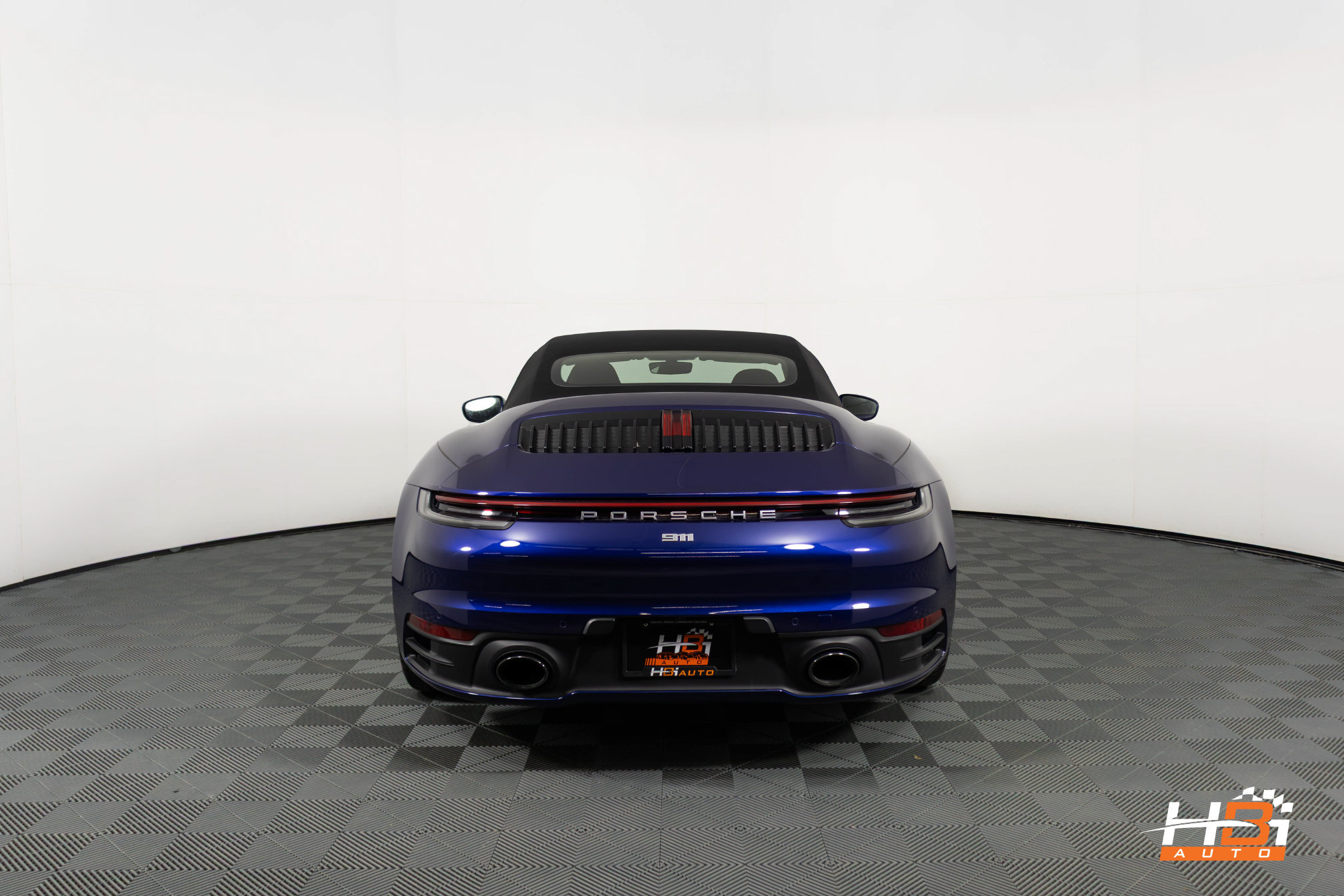Used 2020 Porsche 911 Carrera RWD image 6