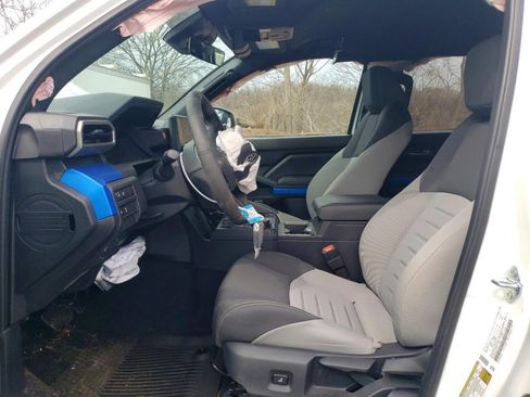 Used 2025 Toyota Tacoma TRD Off-Road image 6