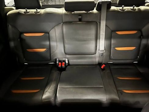 Used 2025 GMC Sierra 1500 AT4 image 21