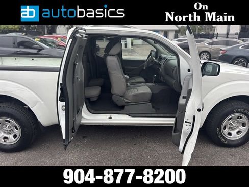 Used 2019 Nissan Frontier S image 12