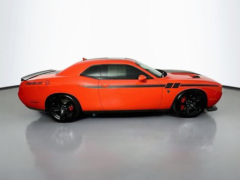Used 2017 Dodge Challenger SRT Hellcat RWD image 8