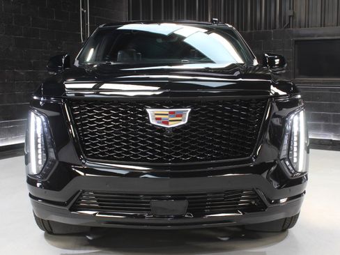 Used 2025 Cadillac Escalade Sport Platinum image 6