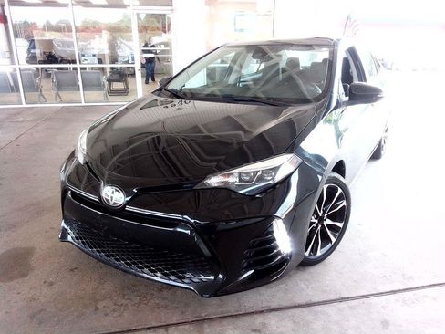 Used 2017 Toyota Corolla SE FWD image 1