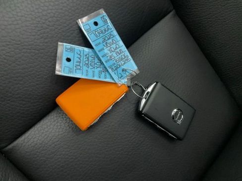 Used 2023 Volvo XC60 B5 Plus w/ Climate Package image 44