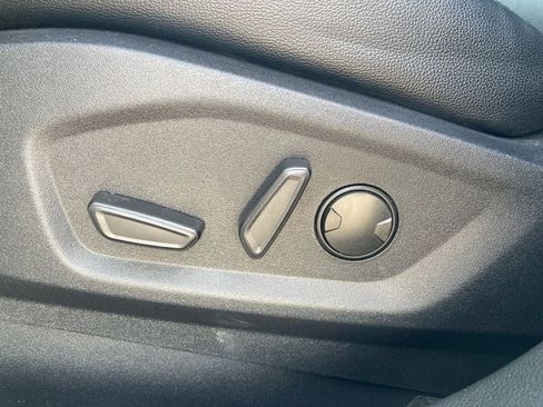 Used 2024 Ford Edge Titanium image 12