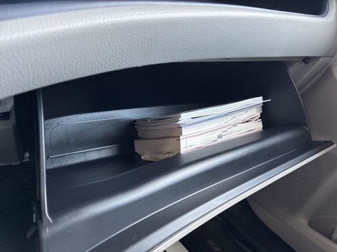 Used 2019 Toyota Highlander XLE image 30