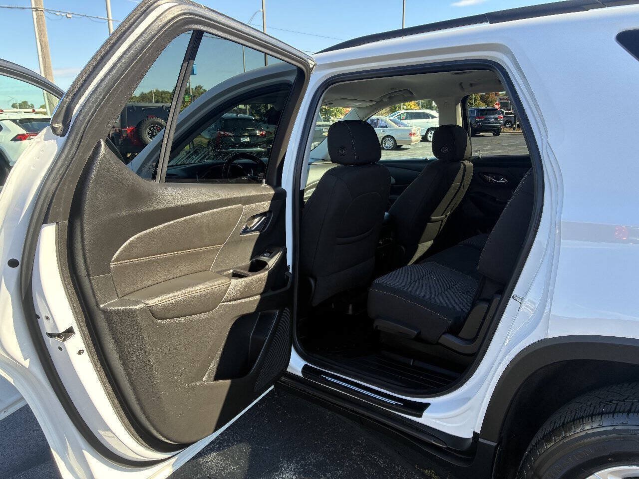 Used 2020 Chevrolet Traverse LT AWD/4WD image 16