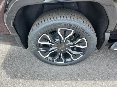 New 2025 GMC Sierra EV Denali image 6