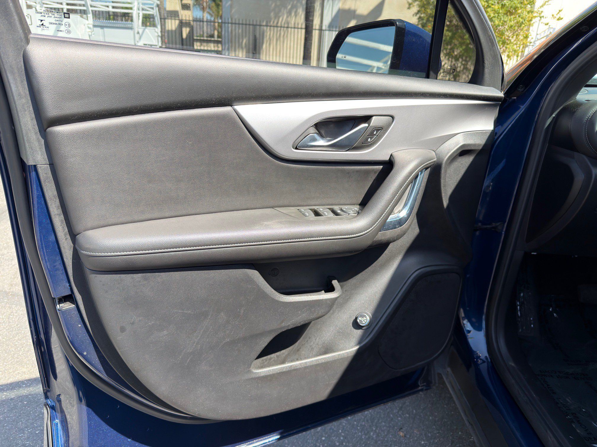 Used 2022 Chevrolet Blazer LT FWD image 24