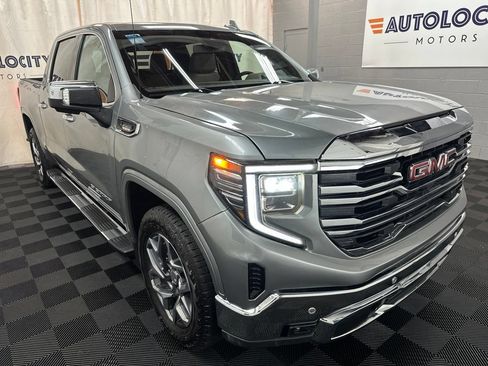 Used 2025 GMC Sierra 1500 SLT w/ SLT Premium Plus Package AWD/4WD image 2