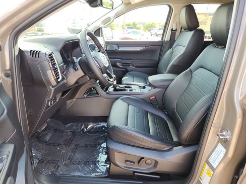 New 2025 Ford Ranger Lariat w/ Black Appearance Package image 11