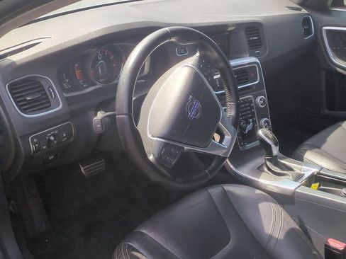 Used 2016 Volvo V60 T5 Cross Country w/ Convenience Package AWD/4WD image 13