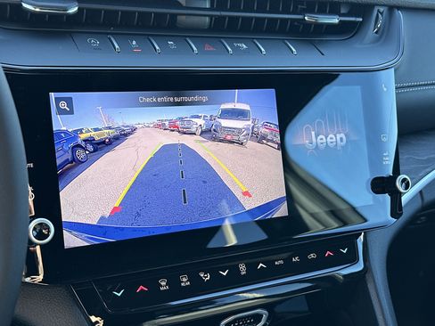 New 2026 Jeep Grand Cherokee Altitude image 22