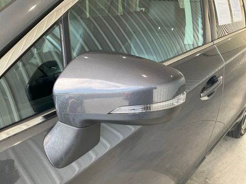 Used 2019 Subaru Outback 2.5i Limited AWD/4WD image 3