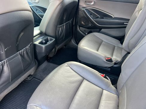 Used 2019 Hyundai Santa Fe XL image 4