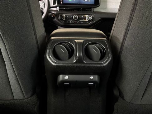 Used 2025 Jeep Wrangler Unlimited Sport AWD/4WD image 12