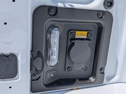 New 2025 Ford Maverick XLT w/ XLT Luxury Package image 10