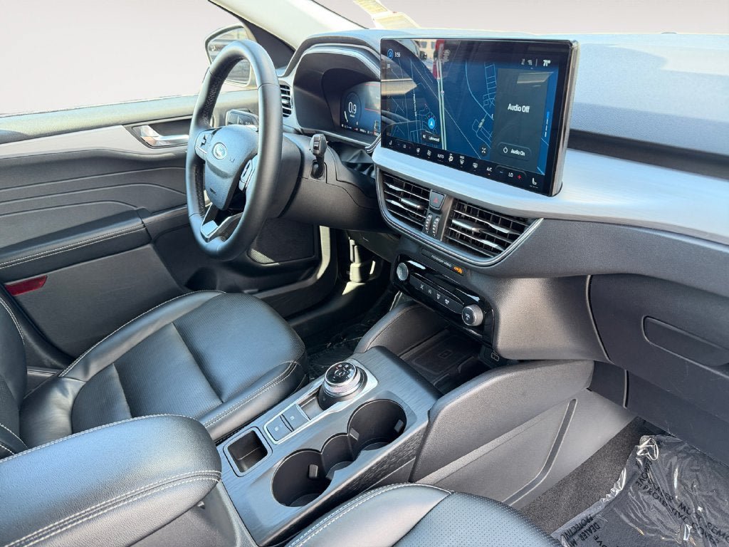 Used 2025 Ford Escape Platinum AWD/4WD image 26