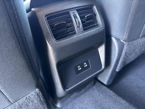 Used 2024 Nissan Rogue SV image 15