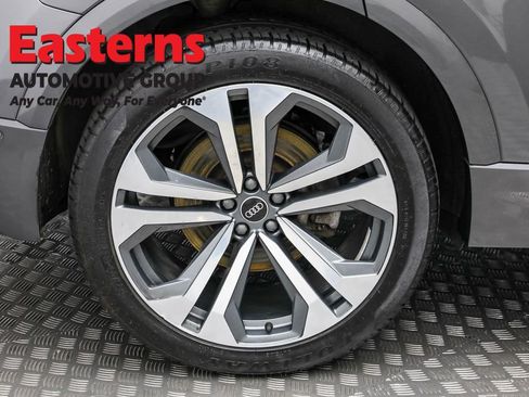Used 2022 Audi Q8 Prestige w/ Prestige Package image 31