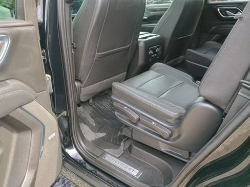 Used 2023 Chevrolet Tahoe Z71 w/ Luxury Package AWD/4WD image 19