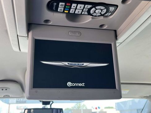 Used 2014 Chrysler Town & Country Touring-L w/ Driver Convenience Group FWD image 20