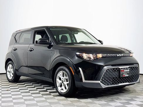 Used 2023 Kia Soul LX w/ LX Technology Package image 1