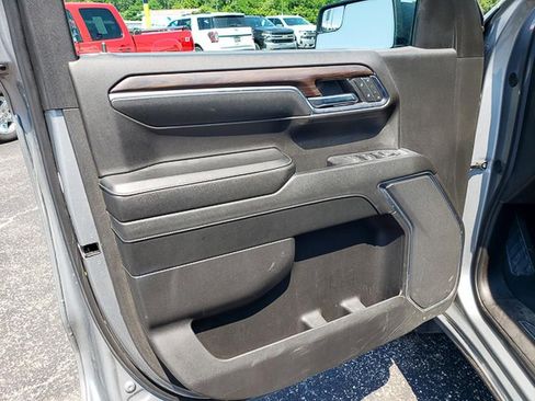 Used 2024 GMC Sierra 1500 SLT image 9