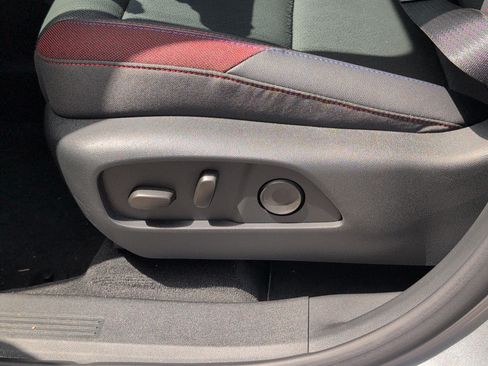 Used 2026 Chevrolet Equinox RS FWD image 15